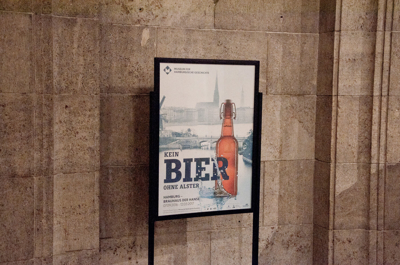 Fonts In Use Kein Bier Ohne Alster Exhibition 03 Muriza